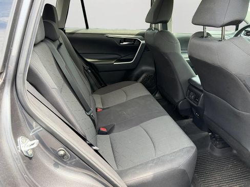 Used 2021 Toyota RAV4 XLE FWD image 12