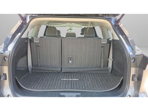 Used 2020 Toyota Highlander XLE image 33