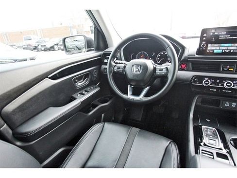 Used 2023 Honda Pilot EX-L image 7