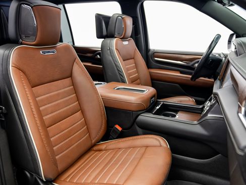 Used 2023 GMC Yukon XL Denali Ultimate image 31