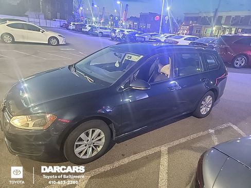 Used 2016 Volkswagen Golf S image 1