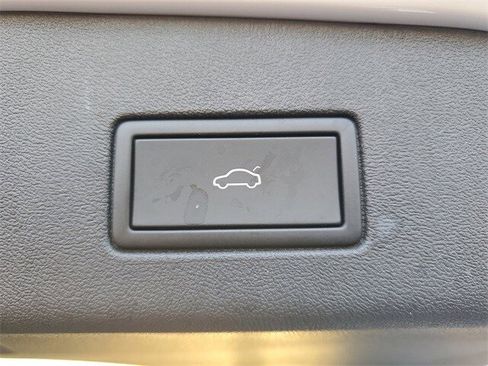 Used 2023 Volkswagen ID.4 Pro S image 8