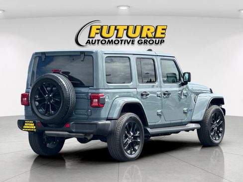 Used 2025 Jeep Wrangler Unlimited Sahara AWD/4WD image 3