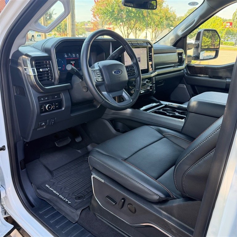 Used 2024 Ford F250 Lariat w/ Black Appearance Package AWD/4WD image 12