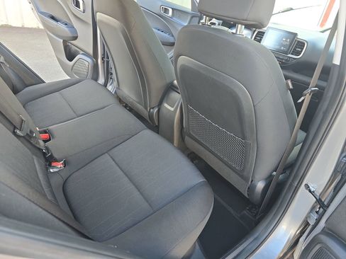 Used 2024 Hyundai Venue SE image 17