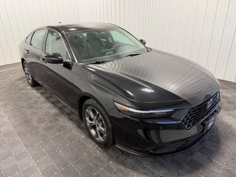 Used 2023 Honda Accord EX-L image 2