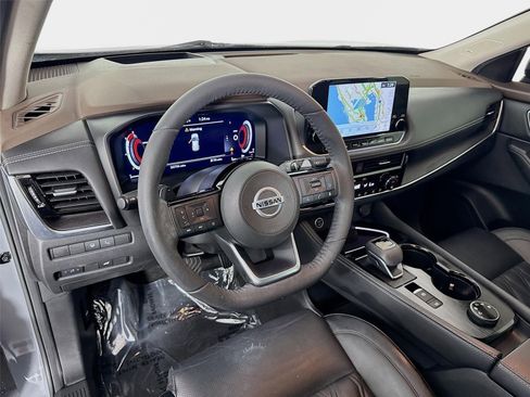 Used 2021 Nissan Rogue Platinum AWD/4WD image 10