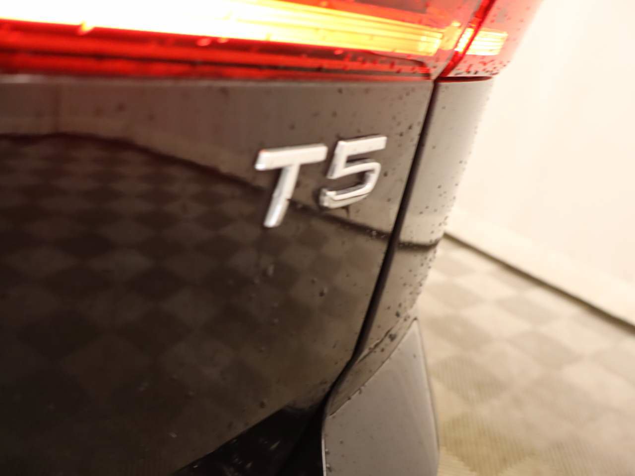 Used 2021 Volvo XC60 T5 Inscription w/ Protection Package Premier FWD image 7