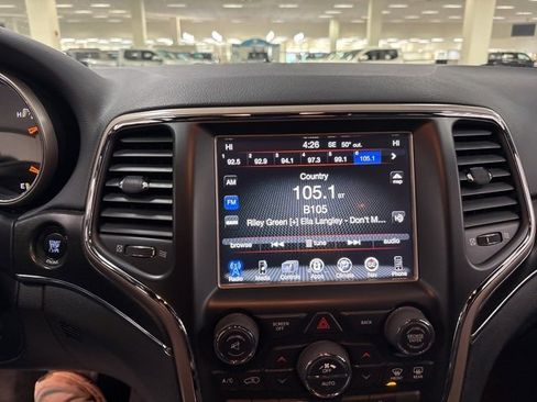 Used 2016 Jeep Grand Cherokee Limited w/ Luxury Group II image 20