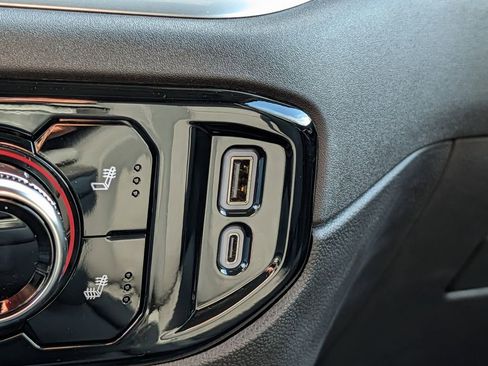 New 2026 GMC Sierra 1500 SLE image 45