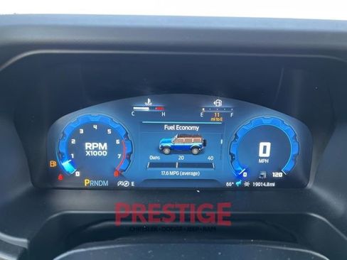 Used 2025 Ford Bronco Badlands image 36