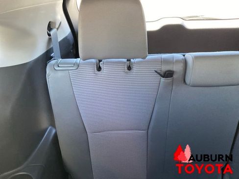 Used 2022 Toyota Highlander LE AWD/4WD image 25