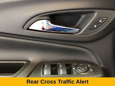 Used 2022 Chevrolet Equinox LT image 27