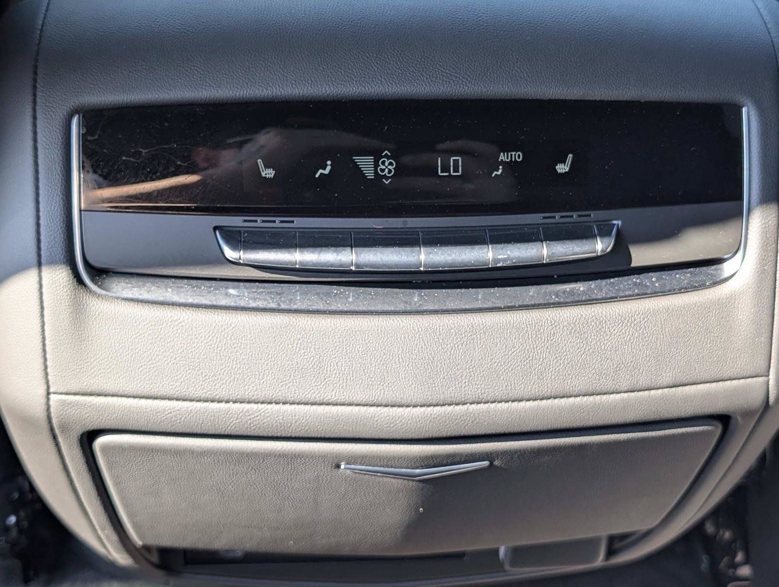 Used 2022 Cadillac Escalade Premium Luxury RWD image 25