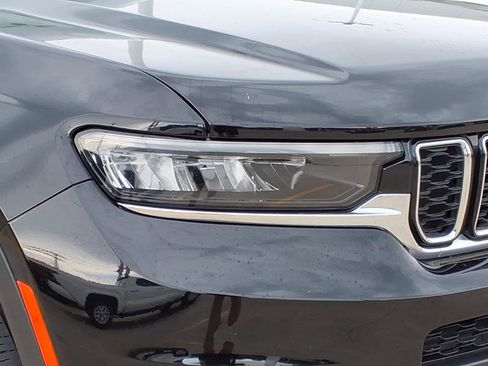 Used 2021 Jeep Grand Cherokee L Limited image 4