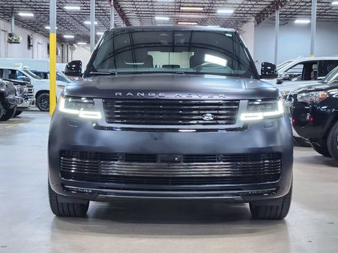 Used 2024 Land Rover Range Rover SV AWD/4WD image 2