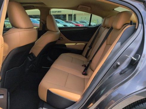 Used 2025 Lexus ES 350 w/ Premium Package FWD image 14