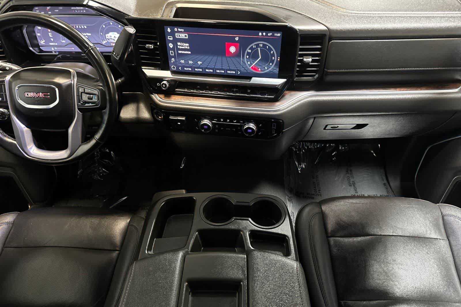 Used 2025 GMC Sierra 1500 SLT RWD image 4