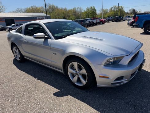 Used 2013 Ford Mustang GT Premium w/ Security Pkg RWD image 7