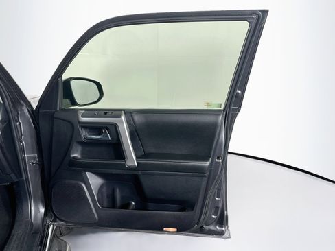 Used 2014 Toyota 4Runner Limited RWD image 33