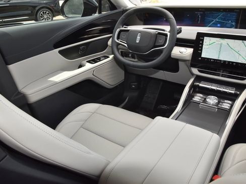 New 2026 Lincoln Nautilus Premier AWD/4WD image 15