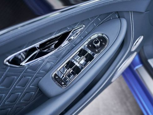 Used 2023 Bentley Continental GT Azure image 28