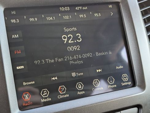 Used 2021 Jeep Cherokee Trailhawk image 22