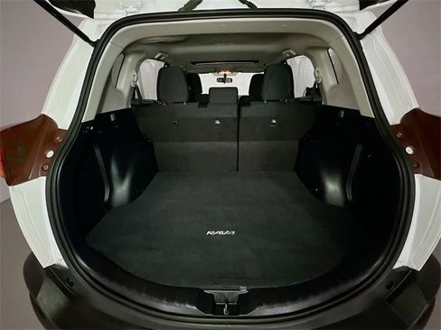Used 2014 Toyota RAV4 XLE image 34