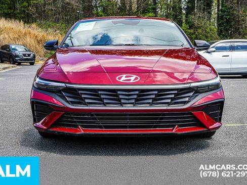 Used 2025 Hyundai Elantra Sport FWD image 9