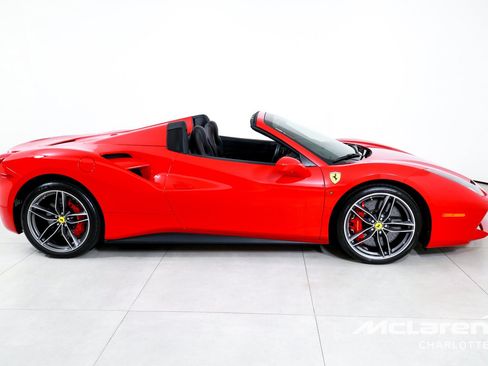 Used 2019 Ferrari 488 Spider RWD image 10