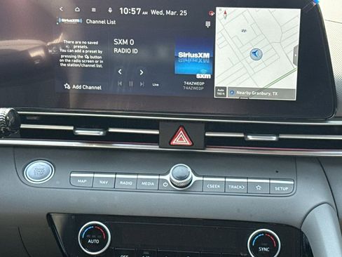 Certified 2025 Hyundai Elantra SEL FWD image 11