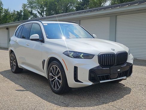 Used 2025 BMW X5 xDrive40i w/ Executive Package AWD/4WD image 9