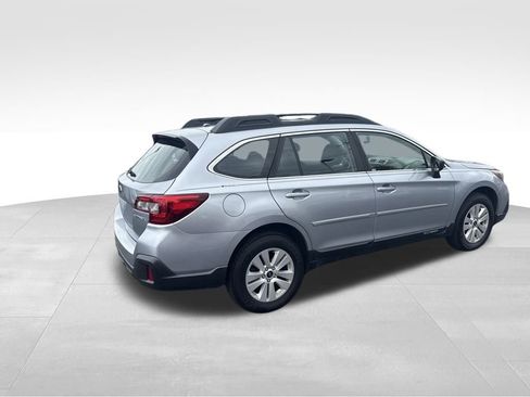 Used 2019 Subaru Outback 2.5i image 9