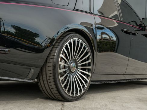 Used 2023 Rolls-Royce Phantom Sedan image 40