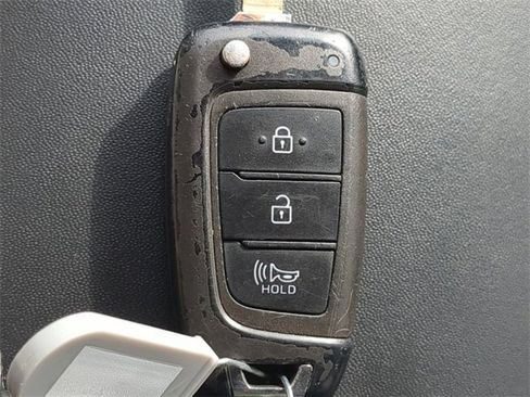 Used 2023 Hyundai Santa Fe SE image 25