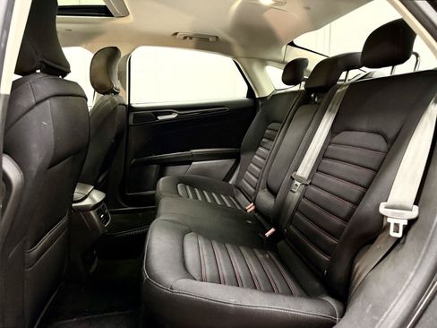 Used 2016 Ford Fusion SE FWD image 19