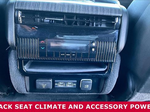 Used 2024 Jeep Wagoneer L Series II w/ Flexible Seating Group AWD/4WD image 10