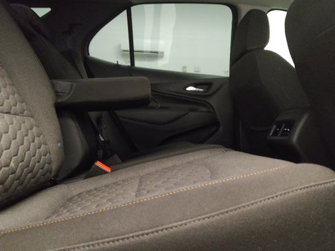 Used 2020 Chevrolet Equinox LT FWD image 19