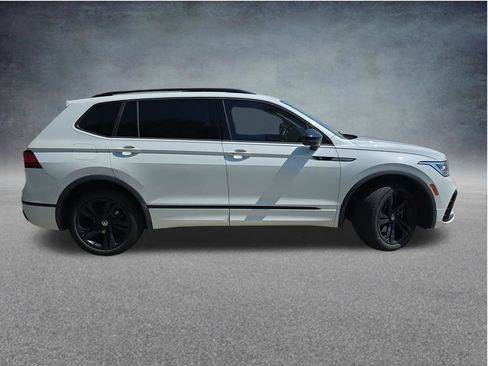 Used 2023 Volkswagen Tiguan SE R-Line FWD image 2