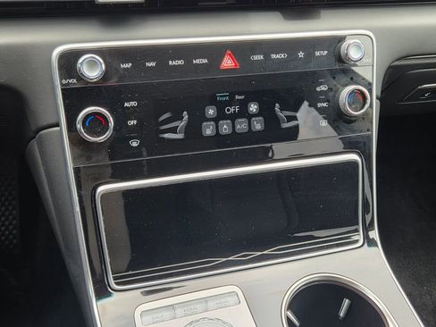 Used 2025 Genesis GV80 2.5T Standard AWD/4WD image 26