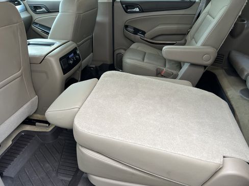 Used 2018 GMC Yukon XL SLT w/ HD Trailering Package image 16