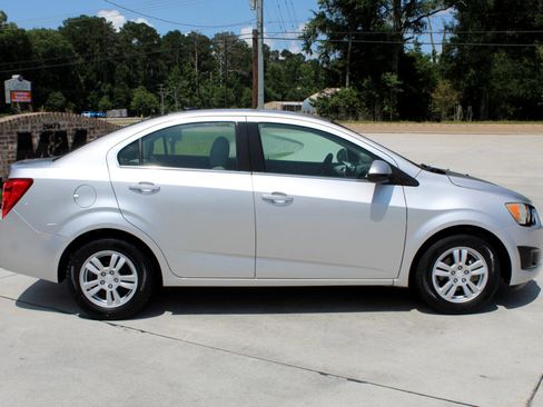 Used 2014 Chevrolet Sonic LT image 18