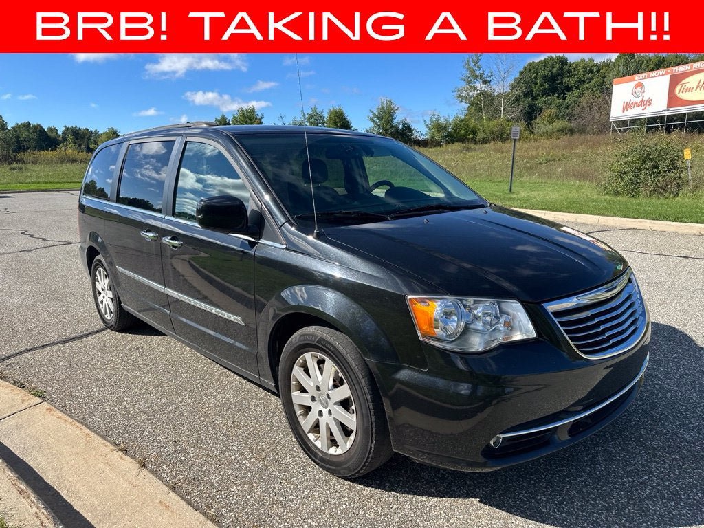 Used 2015 Chrysler Town & Country Touring w/ Driver Convenience Group FWD image 1