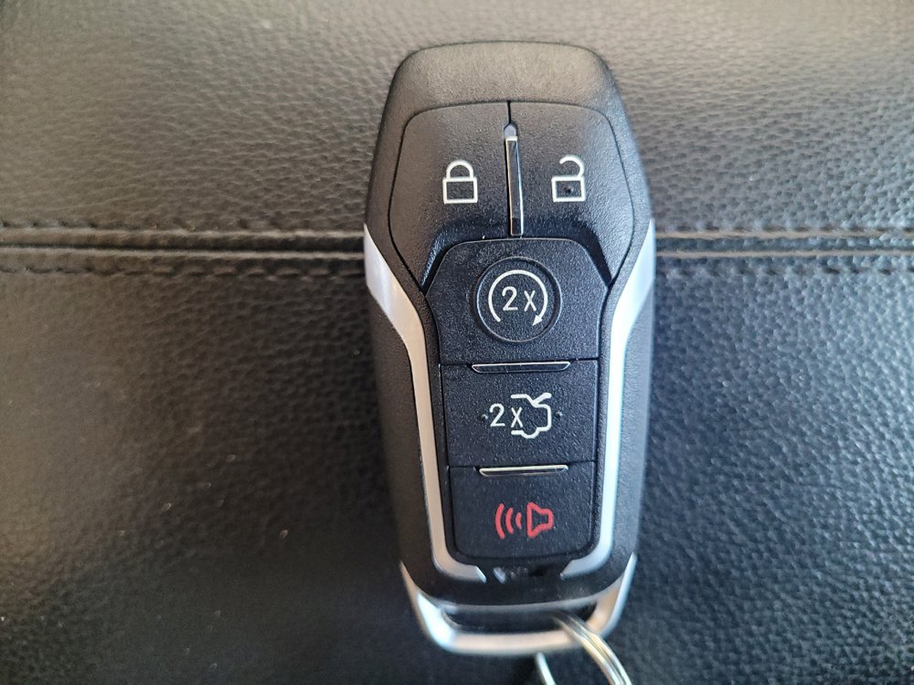 Used 2016 Ford Mustang Premium RWD image 32