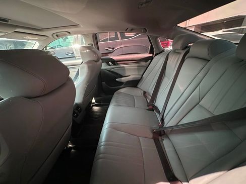 Used 2018 Honda Accord EX-L image 8