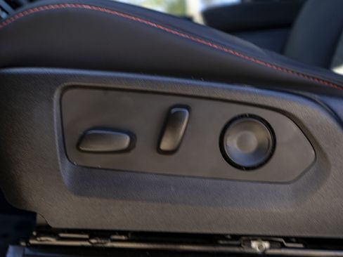 Used 2023 Chevrolet Colorado Z71 w/ Z71 Convenience Package 2 image 39