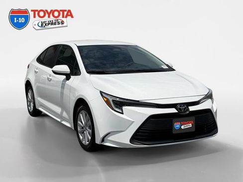 Certified 2026 Toyota Corolla LE w/ LE Premium Package FWD image 7