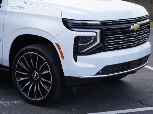 New 2026 Chevrolet Suburban High Country image 33