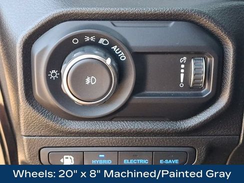 Used 2024 Jeep Wrangler Unlimited AWD/4WD image 9