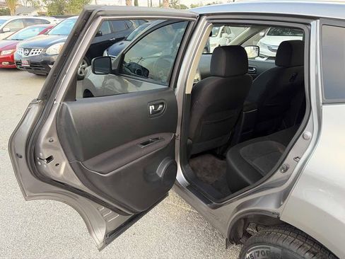 Used 2013 Nissan Rogue S w/ Special Edition Pkg AWD/4WD image 10